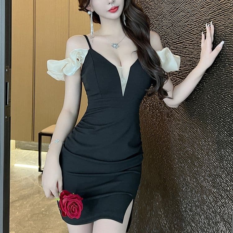 キャバドレス 袖フリル付き深Vネックタイトミニドレス